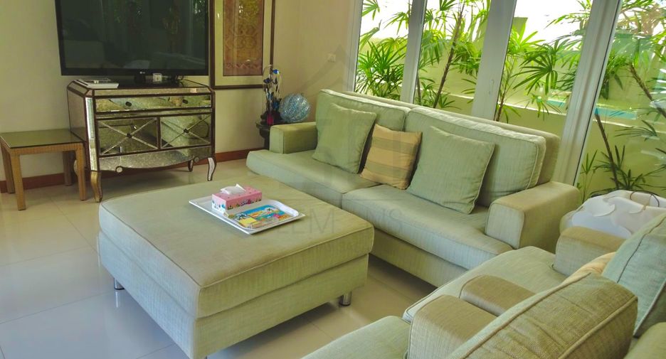 For rent 2 bedrooms villa in Mueang Phuket, Phuket