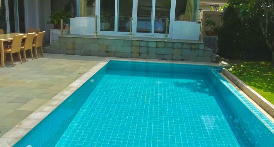 For rent 2 bedrooms villa in Mueang Phuket, Phuket
