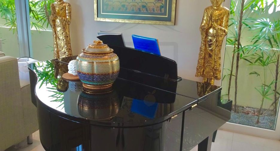 For rent 2 bedrooms villa in Mueang Phuket, Phuket