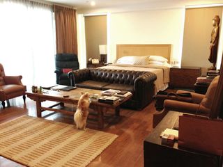 For rent 3 bedrooms condo in Khlong Toei, Bangkok