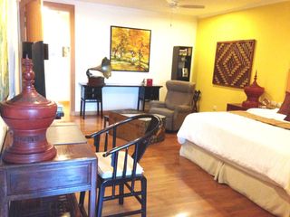 For rent 3 bedrooms condo in Khlong Toei, Bangkok