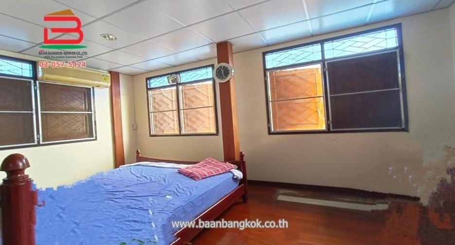 Haus zum Kauf mit 2 Zimmer in Bang Sue, Bangkok