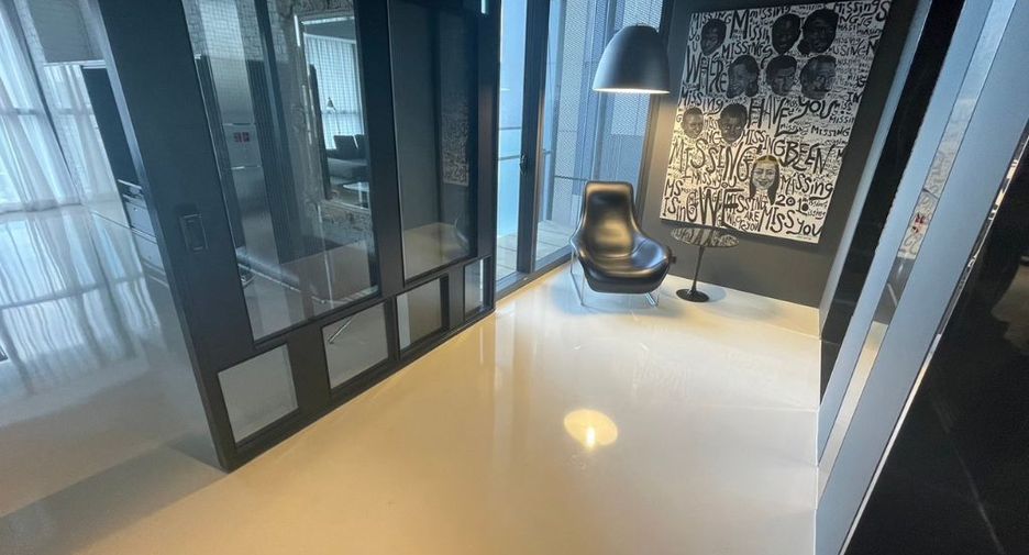 For rent 3 bedrooms condo in Sathon, Bangkok
