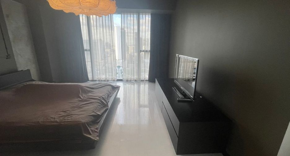For rent 3 bedrooms condo in Sathon, Bangkok