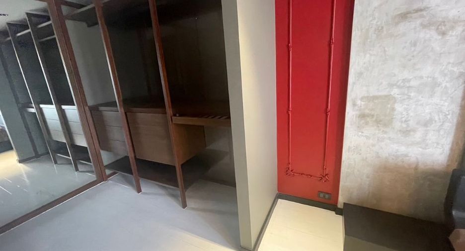 For rent 3 bedrooms condo in Sathon, Bangkok