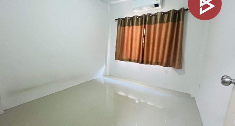 For sale 3 Beds townhouse in Phanat Nikhom, Chonburi