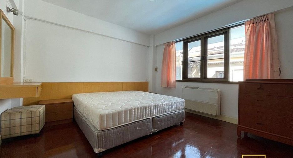 For rent 3 ベッドルーム apartment in Khlong Toei, Bangkok