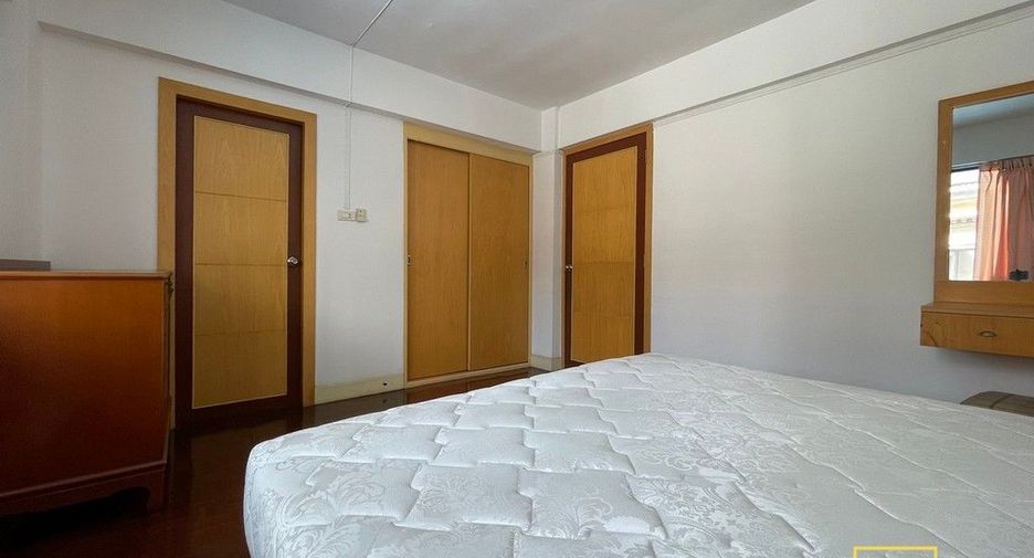 For rent 3 ベッドルーム apartment in Khlong Toei, Bangkok