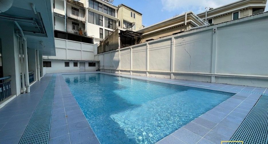 For rent 3 ベッドルーム apartment in Khlong Toei, Bangkok
