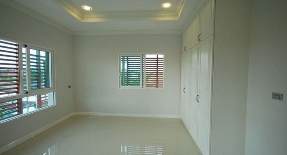 For sale 2 bed house in Mueang Chai Nat, Chainat