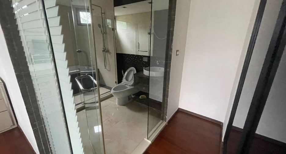 À louer et à vendre 2 chambres condo à Watthana, Bangkok