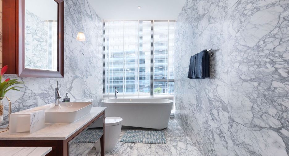 Condo en alquiler y en venta de 2 habitaciones en Watthana, Bangkok