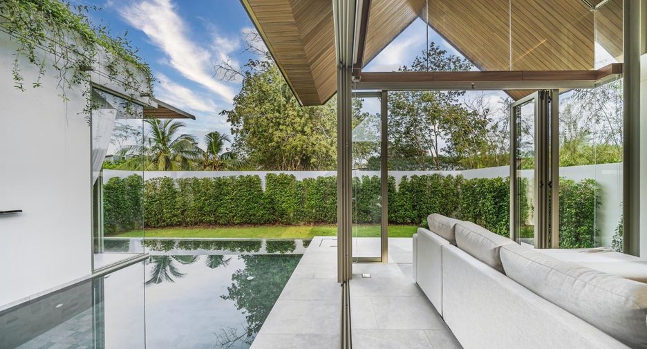 For sale 4 bedrooms villa in Thalang, Phuket