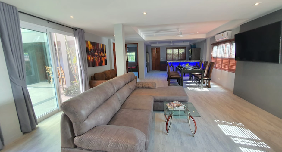 For rent and for sale 4 bedrooms villa in Mueang Phuket, Phuket