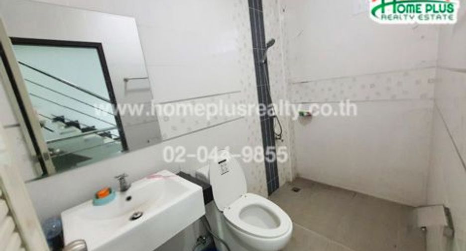 Продажа 2 спальни торговое помещение в Ban Bueng, Чонбури