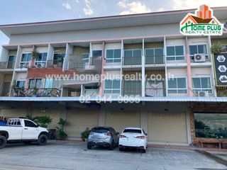 For sale 2 bedrooms retail Space in Ban Bueng, Chonburi