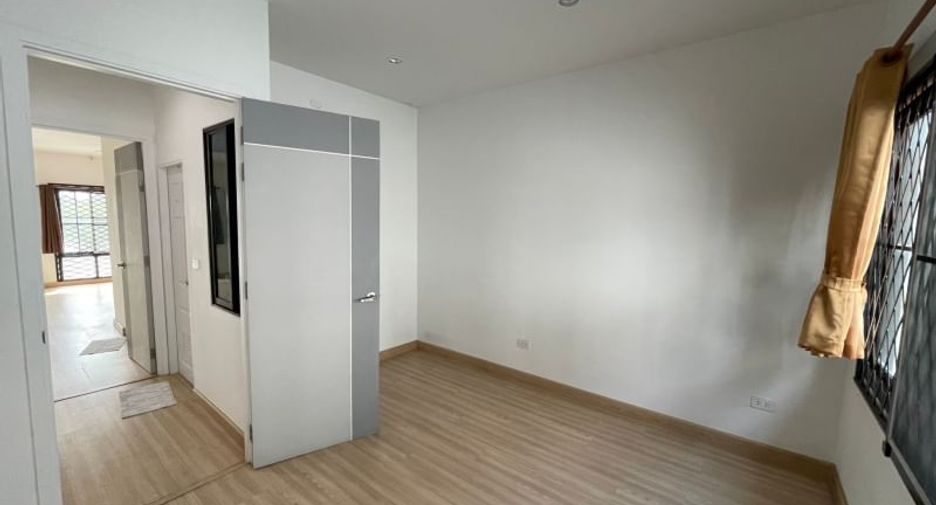 Продажа 2 спальни торговое помещение в Si Racha, Чонбури
