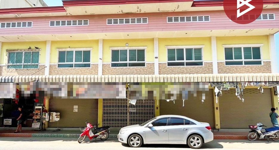 For sale retail Space in Song Phi Nong, Suphan Buri