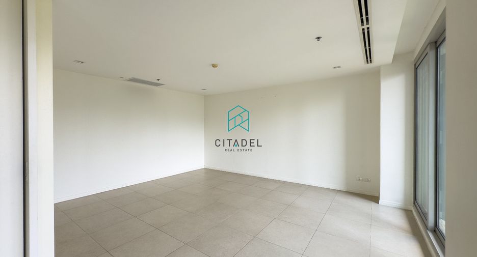 For rent and for sale 3 bedrooms condo in Sathon, Bangkok