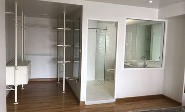 For sale 3 bedrooms condo in Watthana, Bangkok