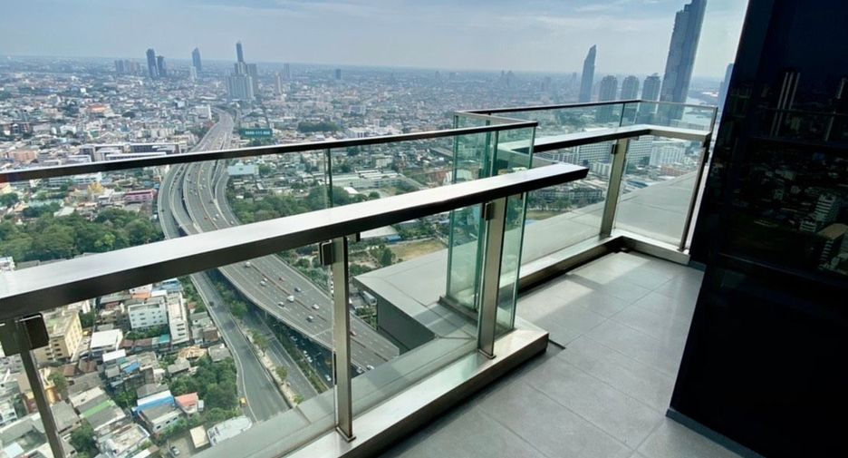 For rent 2 bedrooms condo in Sathon, Bangkok