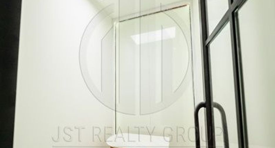 For sale office in Huai Khwang, Bangkok