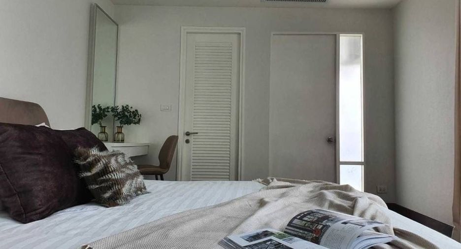 For rent 3 bedrooms condo in Khlong Toei, Bangkok