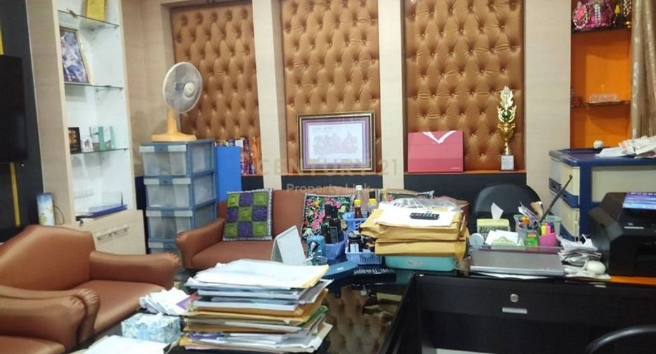 For sale 8 bedrooms house in Phasi Charoen, Bangkok