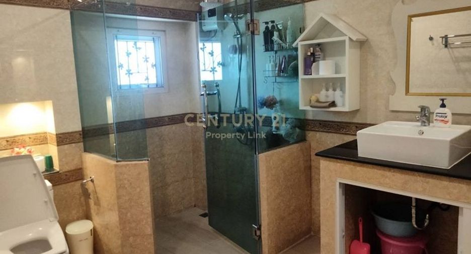 For sale 8 bedrooms house in Phasi Charoen, Bangkok