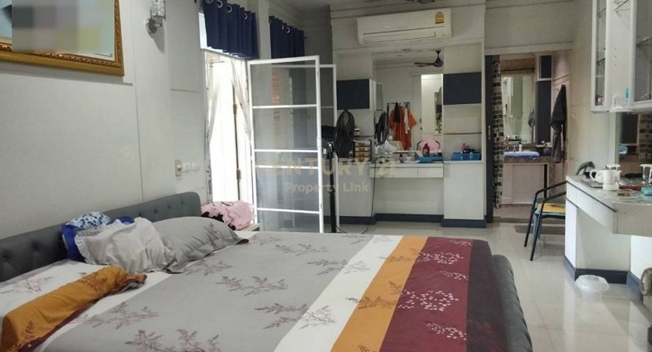 For sale 8 bedrooms house in Phasi Charoen, Bangkok