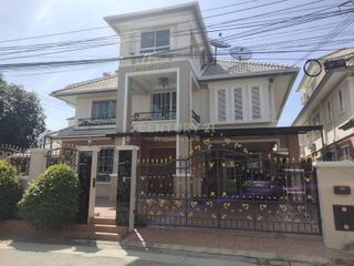 For sale 8 Beds house in Phasi Charoen, Bangkok