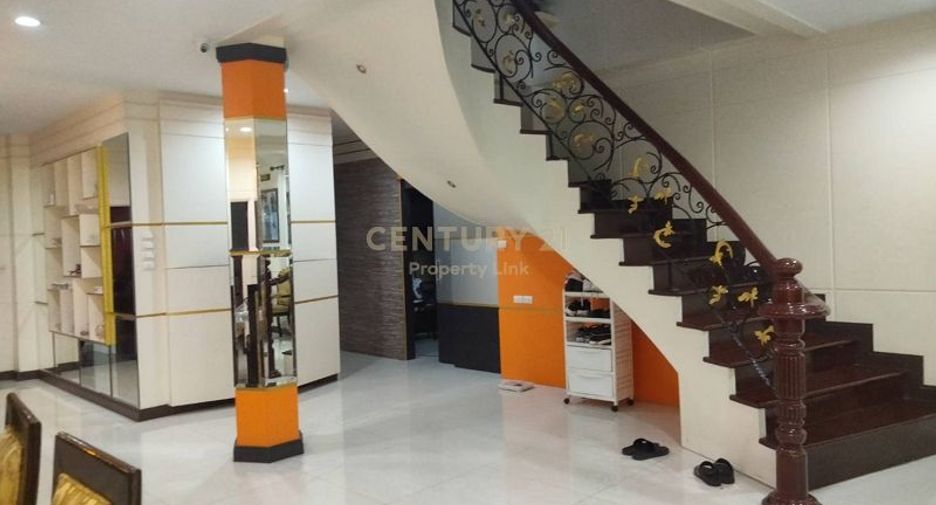 For sale 8 bed house in Phasi Charoen, Bangkok