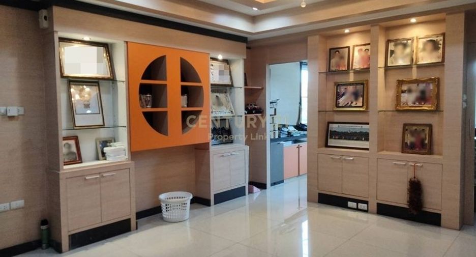 For sale 8 bedrooms house in Phasi Charoen, Bangkok