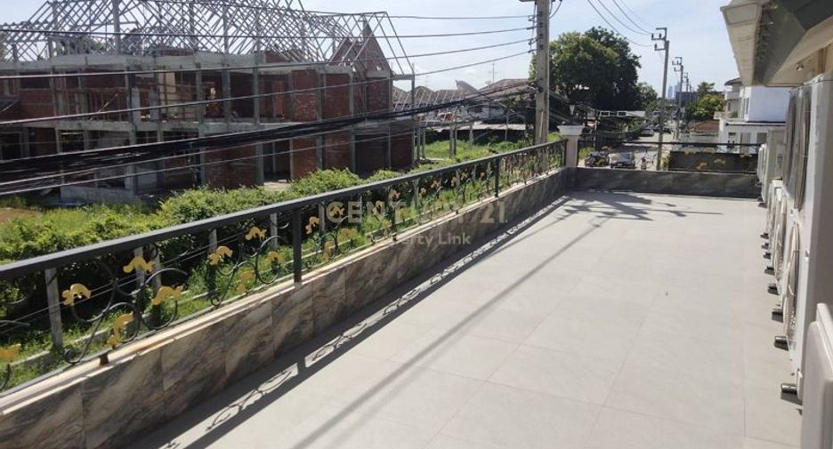 For sale 8 bedrooms house in Phasi Charoen, Bangkok