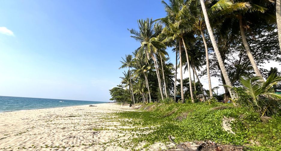Terreno en venta en Thai Mueang, Phang Nga