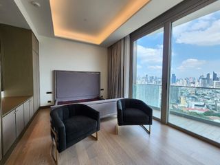 À louer 3 chambres condo à Khlong San, Bangkok