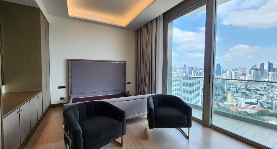 For rent 3 bed condo in Khlong San, Bangkok
