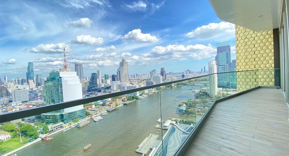 For rent 3 bed condo in Khlong San, Bangkok