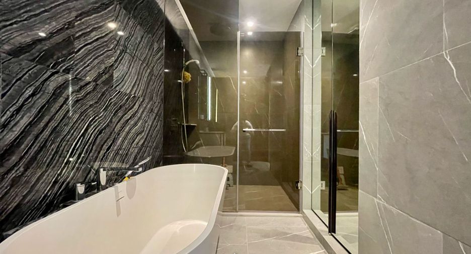 For rent 2 bedrooms condo in Watthana, Bangkok