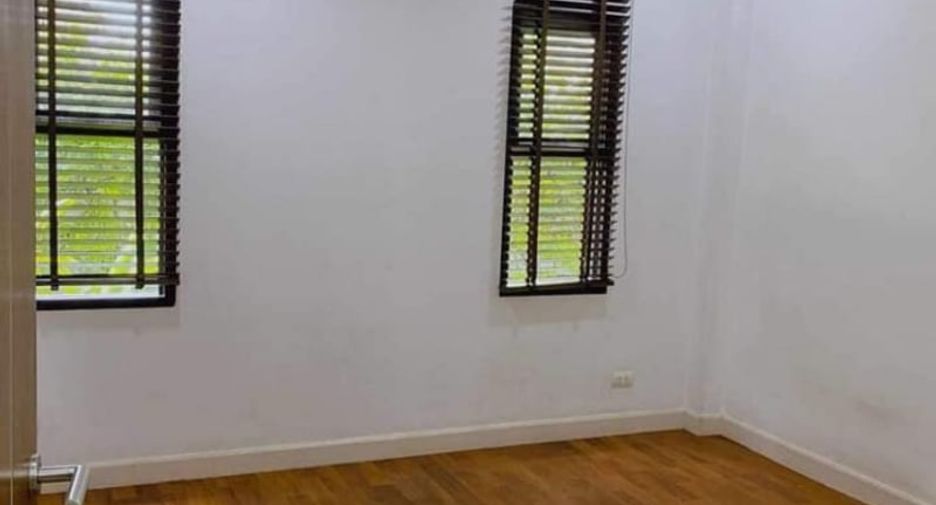For rent 5 Beds house in Mueang Chiang Mai, Chiang Mai