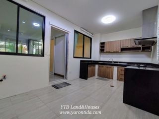 For sale 4 bedrooms townhouse in Phra Pradaeng, Samut Prakan