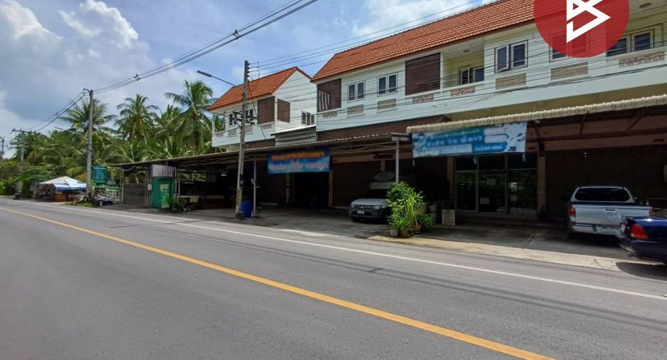 For sale 2 bed retail Space in Bang Khonthi, Samut Songkhram