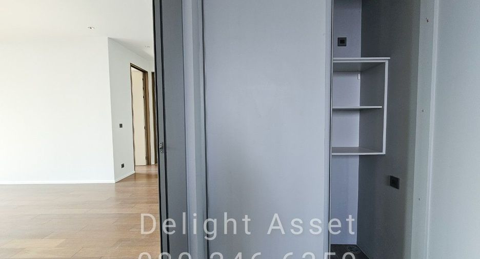 For sale 2 bedrooms condo in Khlong Toei, Bangkok