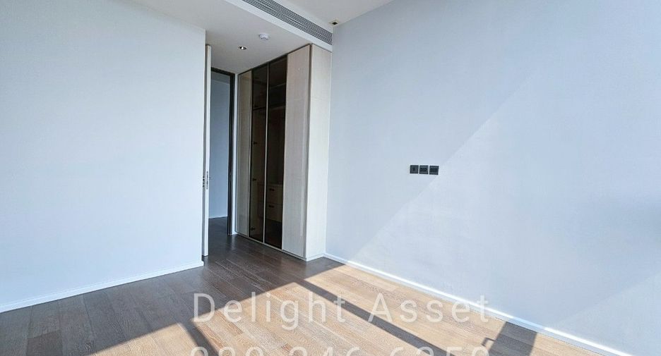 For sale 2 bedrooms condo in Khlong Toei, Bangkok