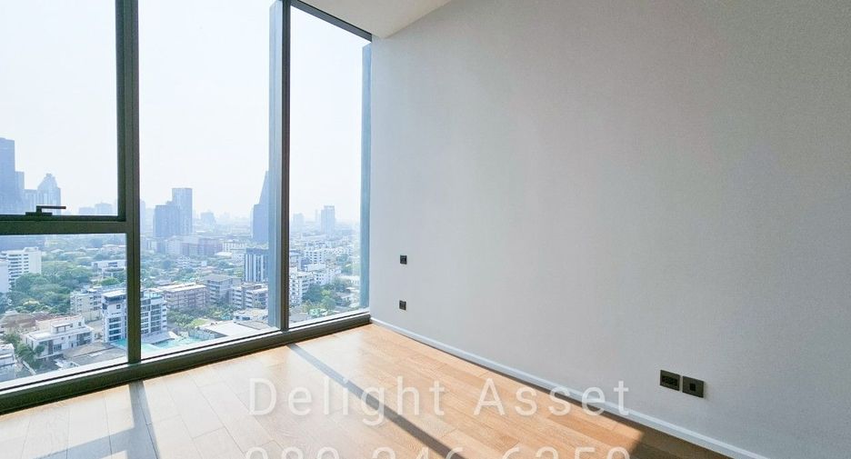 For sale 2 bedrooms condo in Khlong Toei, Bangkok