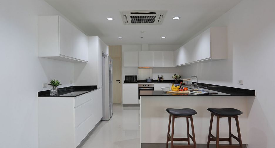 Apartamento en alquiler de 4 habitaciones en Watthana, Bangkok
