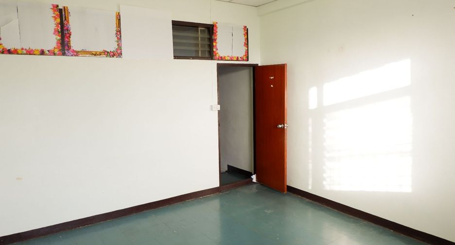 For rent 4 bedrooms house in Bangkok Yai, Bangkok