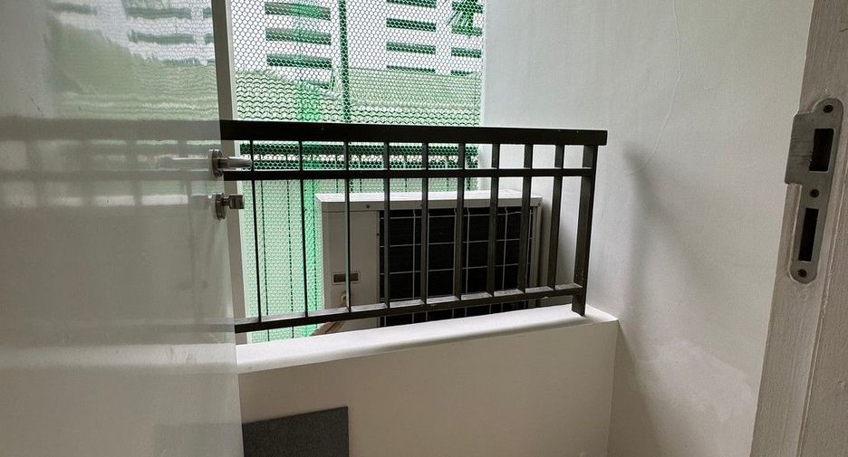 For sale 2 bedrooms condo in Sathon, Bangkok