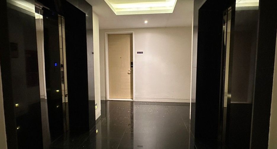 For sale 2 bedrooms condo in Sathon, Bangkok