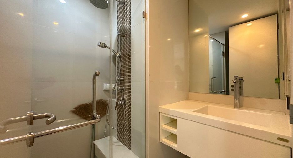 For sale 2 bedrooms condo in Sathon, Bangkok